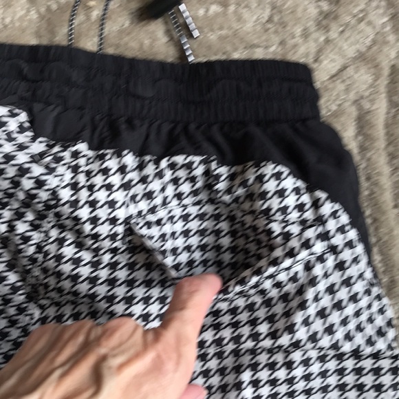 URBAN OUTFITTERS S Black & White Parachute Track Pants Patterned Wind Pant - Picture 7 of 9